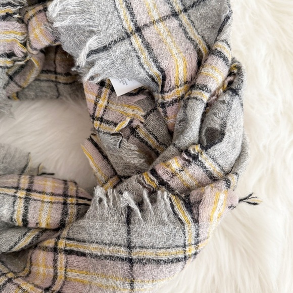 madewell | openweave plaid scarf - Picture 2 of 5